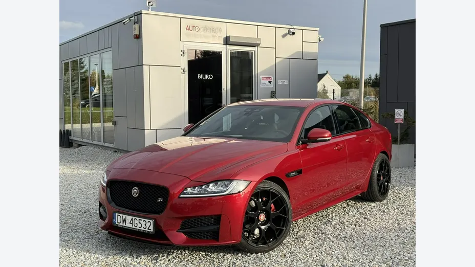JAGUAR XF -