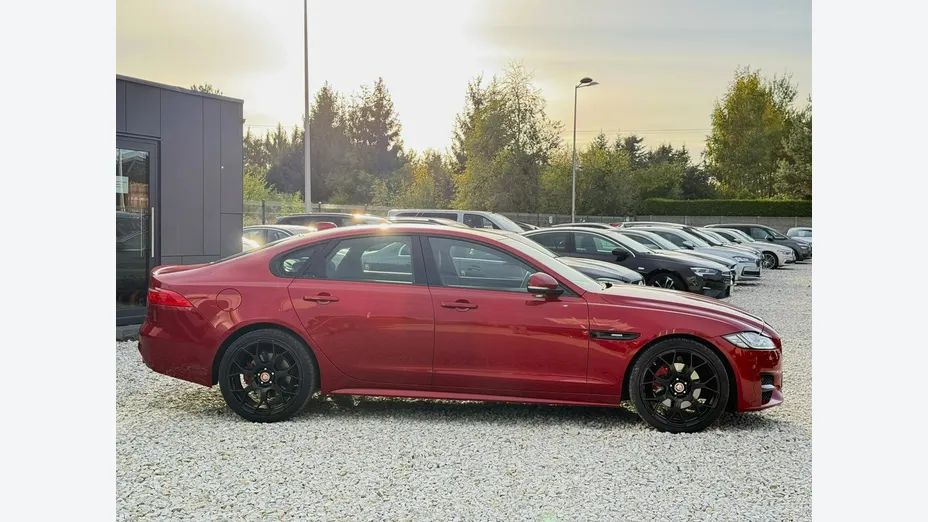 JAGUAR XF -
