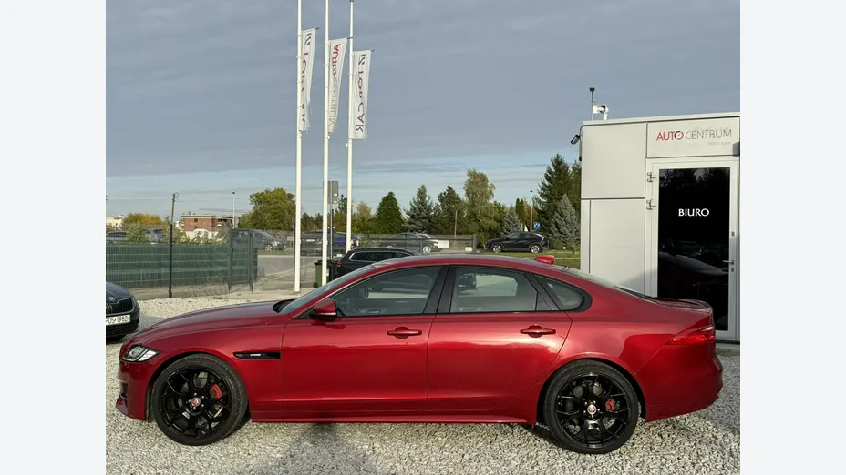 JAGUAR XF -