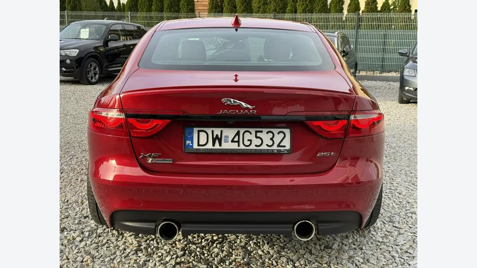 JAGUAR XF -