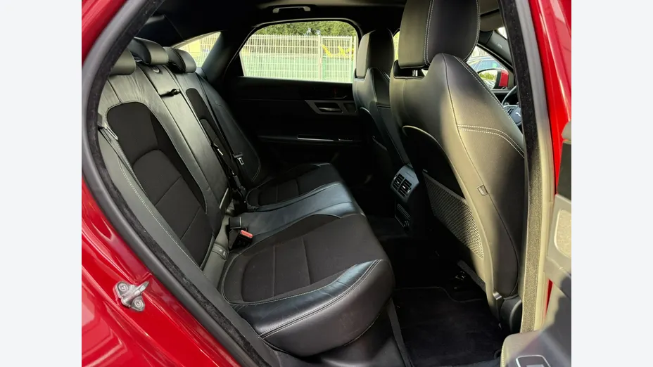 JAGUAR XF -