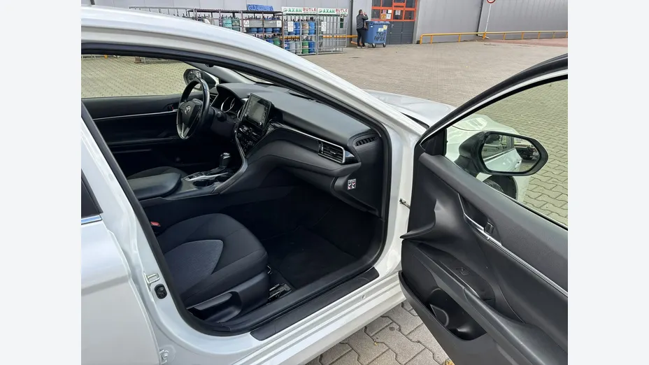 TOYOTA Camry -