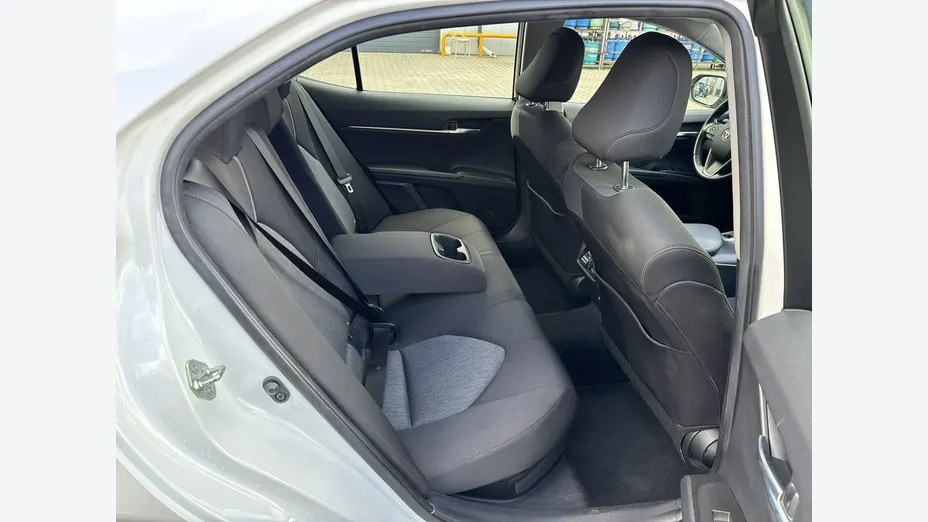TOYOTA Camry -