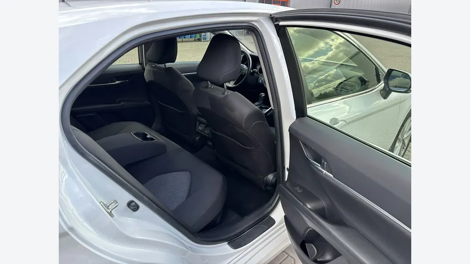 TOYOTA Camry -