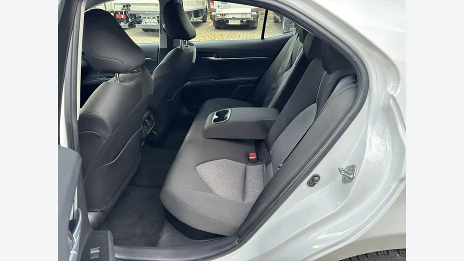 TOYOTA Camry -