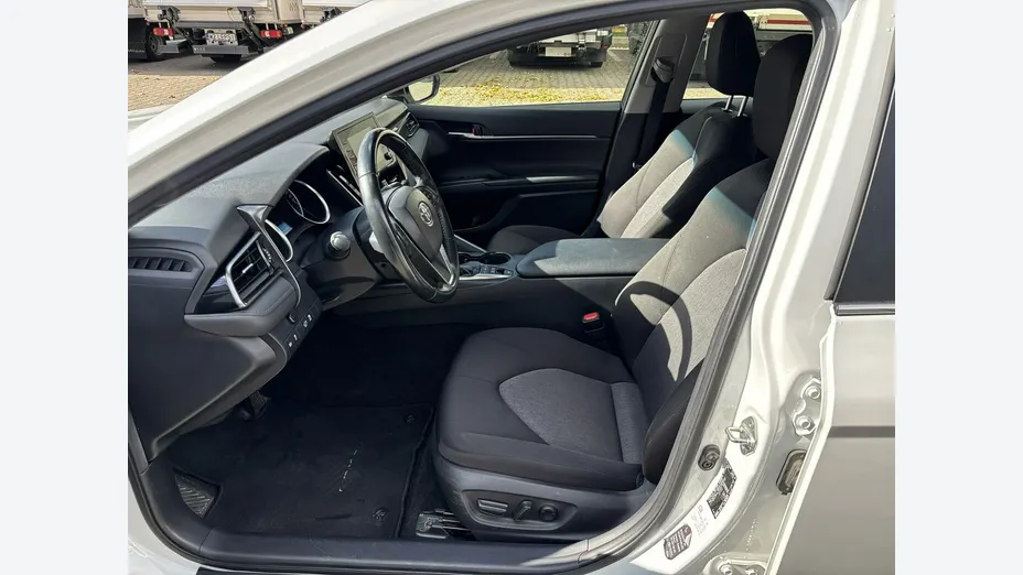 TOYOTA Camry -