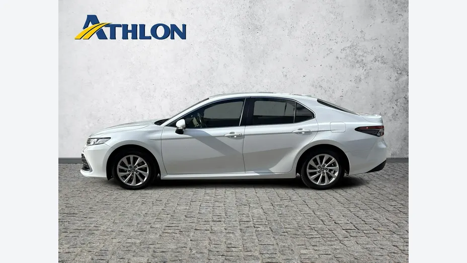 TOYOTA Camry -