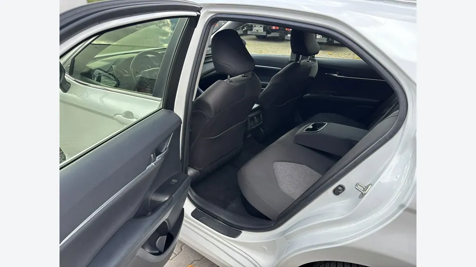 TOYOTA Camry -