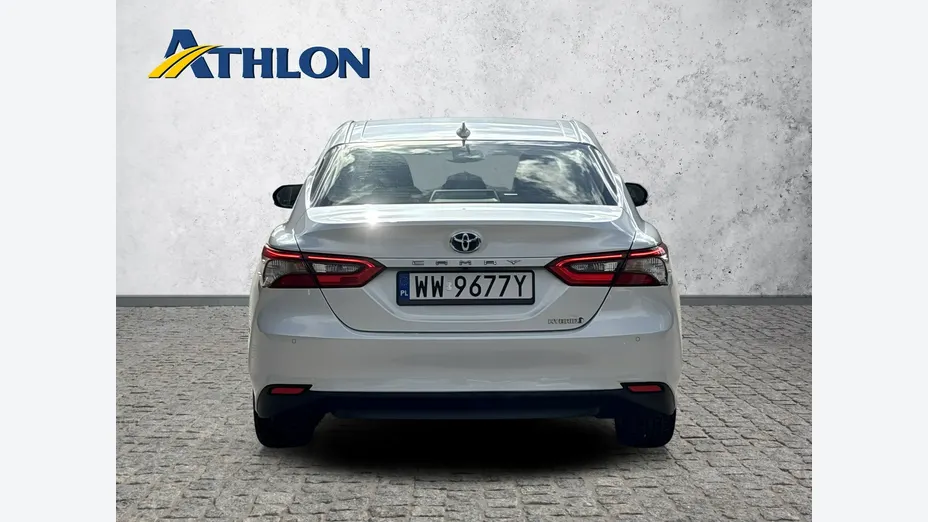 TOYOTA Camry -