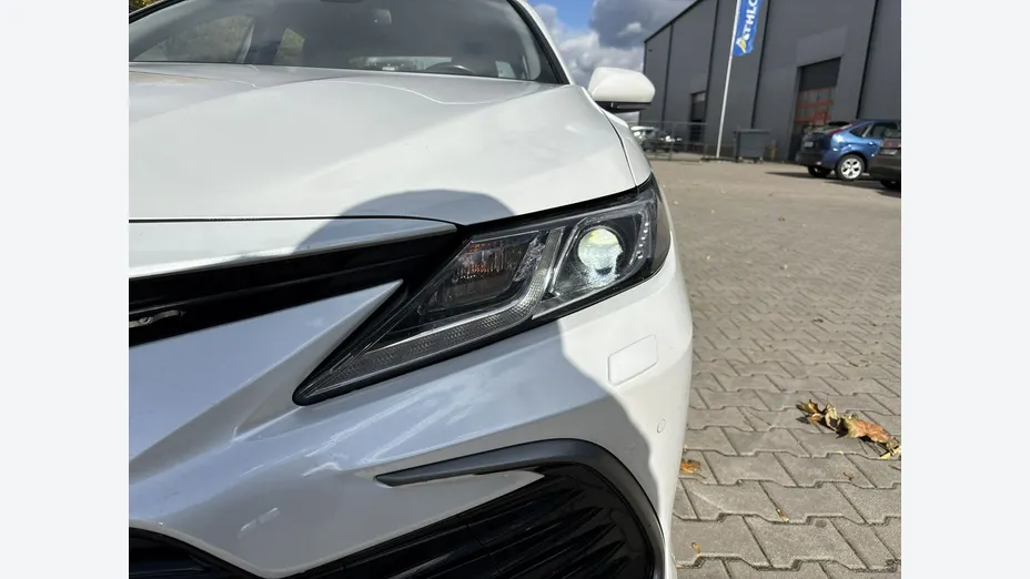 TOYOTA Camry -