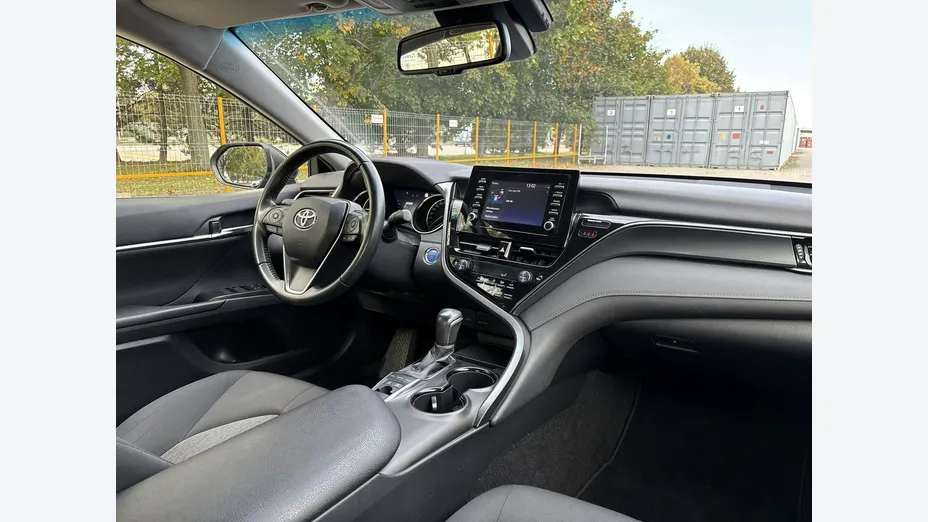 TOYOTA Camry -