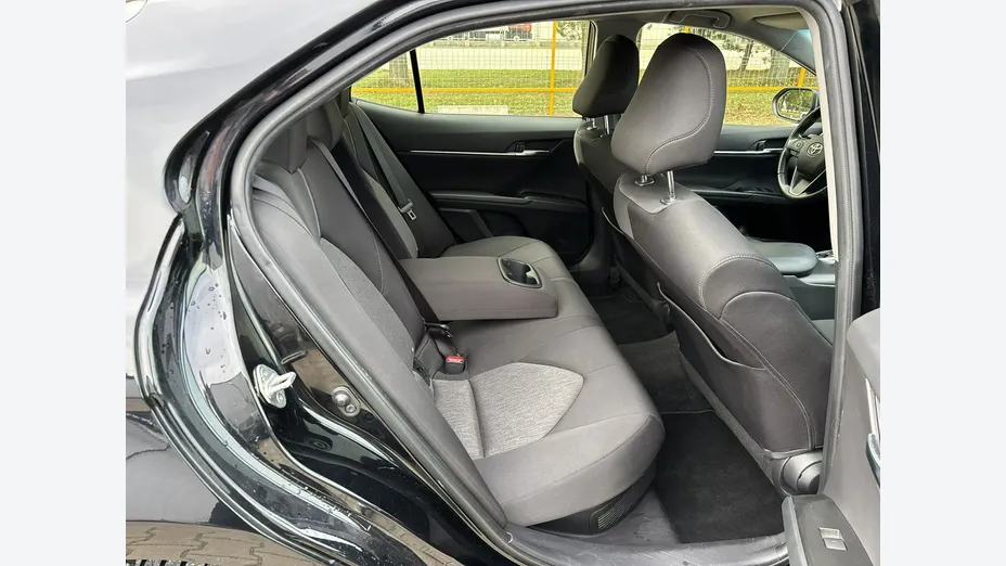 TOYOTA Camry -