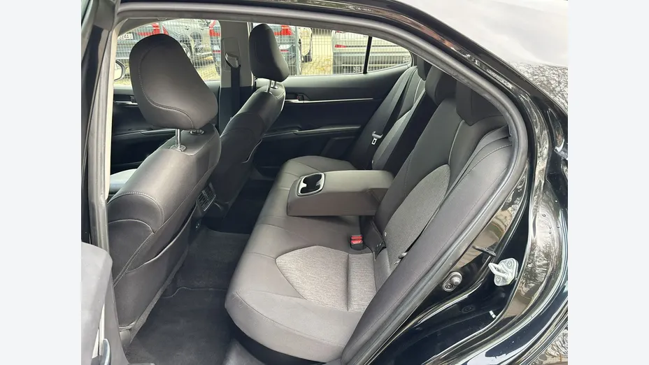 TOYOTA Camry -
