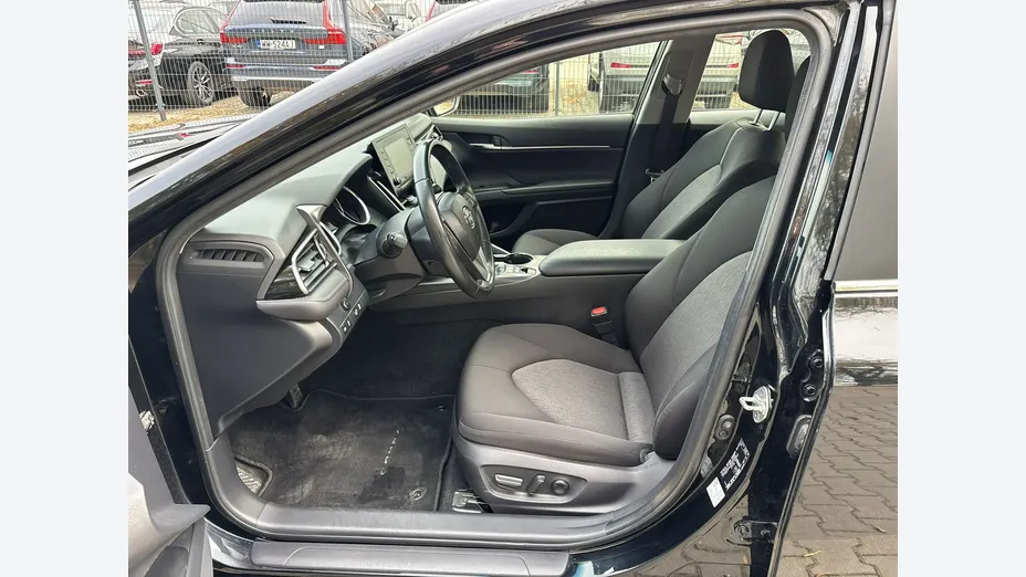 TOYOTA Camry -