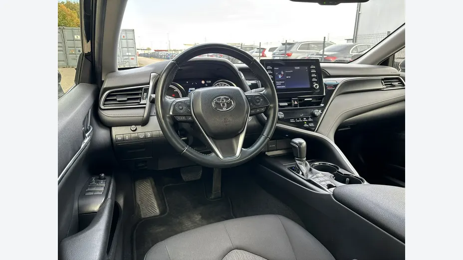 TOYOTA Camry -