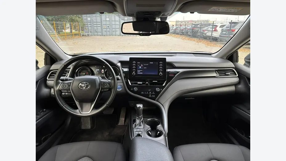 TOYOTA Camry -