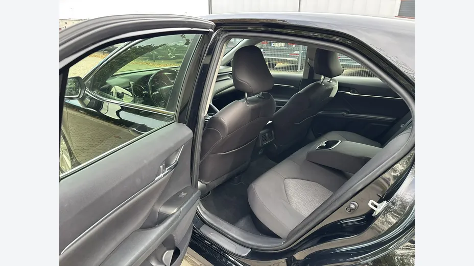 TOYOTA Camry -
