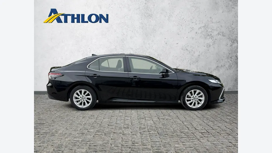 TOYOTA Camry -