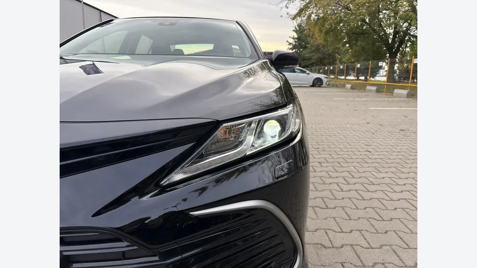 TOYOTA Camry -