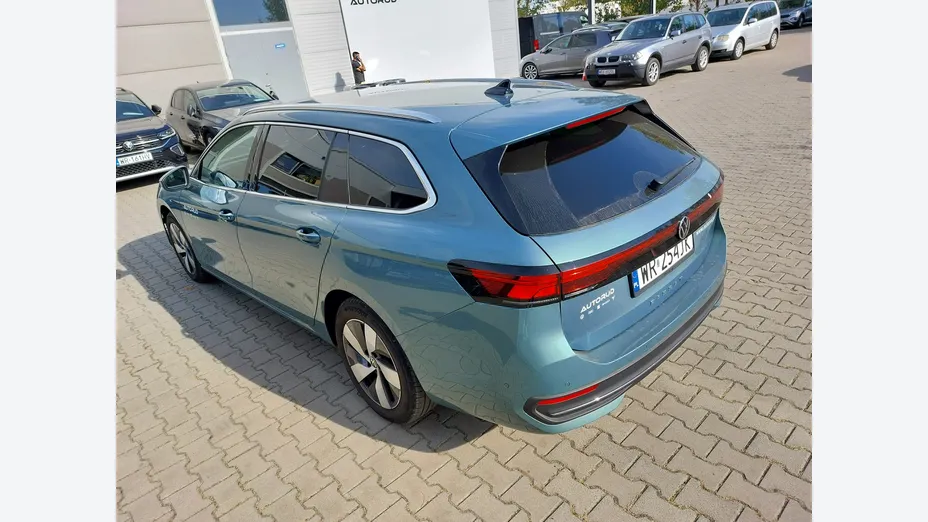 VOLKSWAGEN Passat -