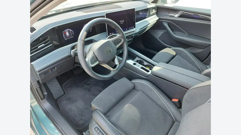 VOLKSWAGEN Passat -