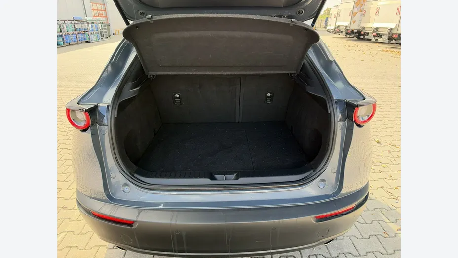MAZDA CX-30 -