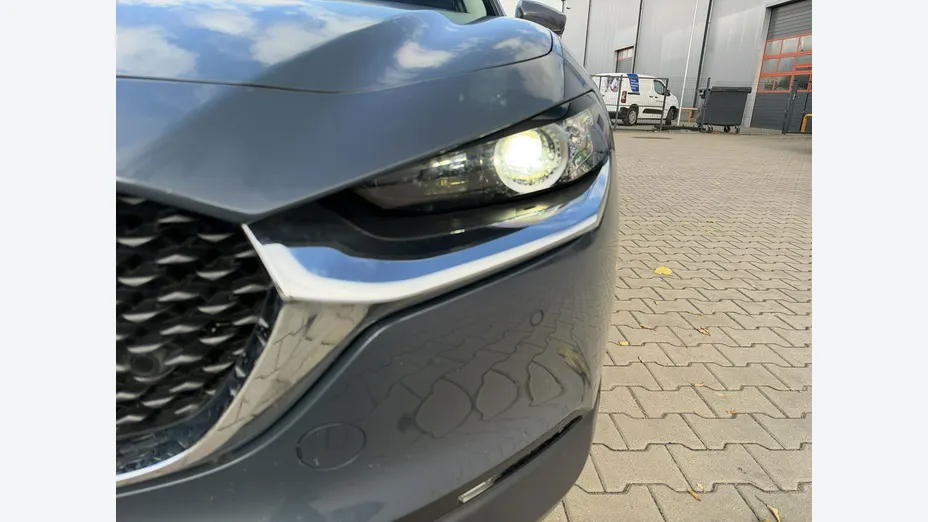 MAZDA CX-30 -