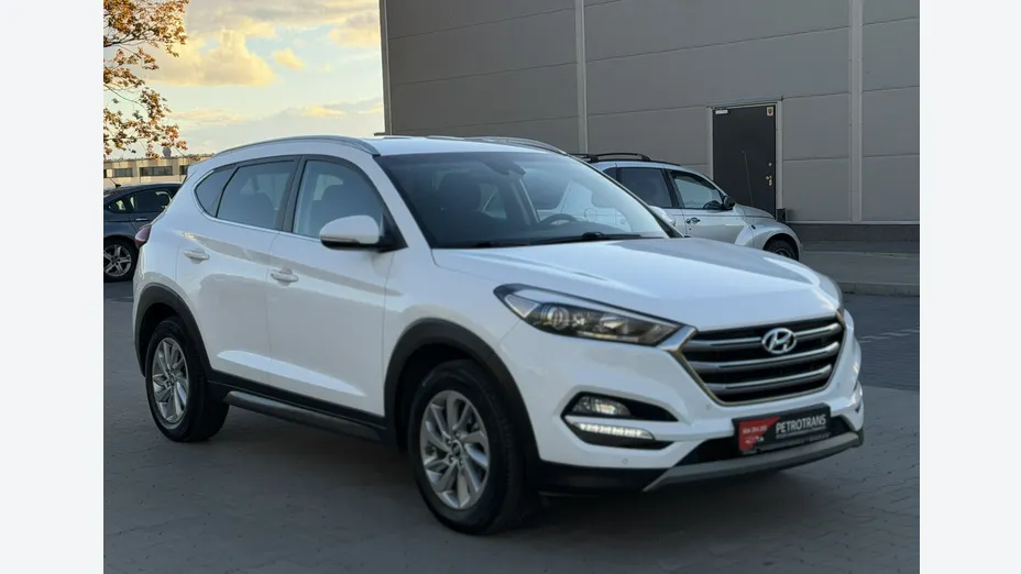 HYUNDAI Tucson -