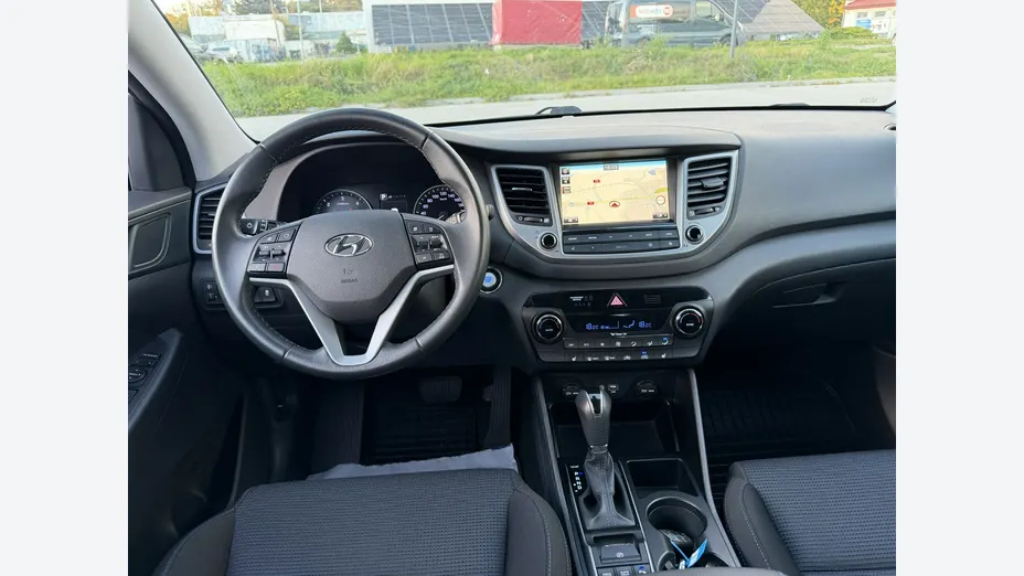 HYUNDAI Tucson -