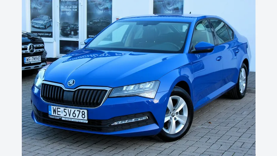 SKODA Superb -