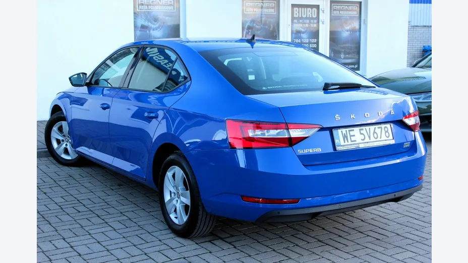 SKODA Superb -