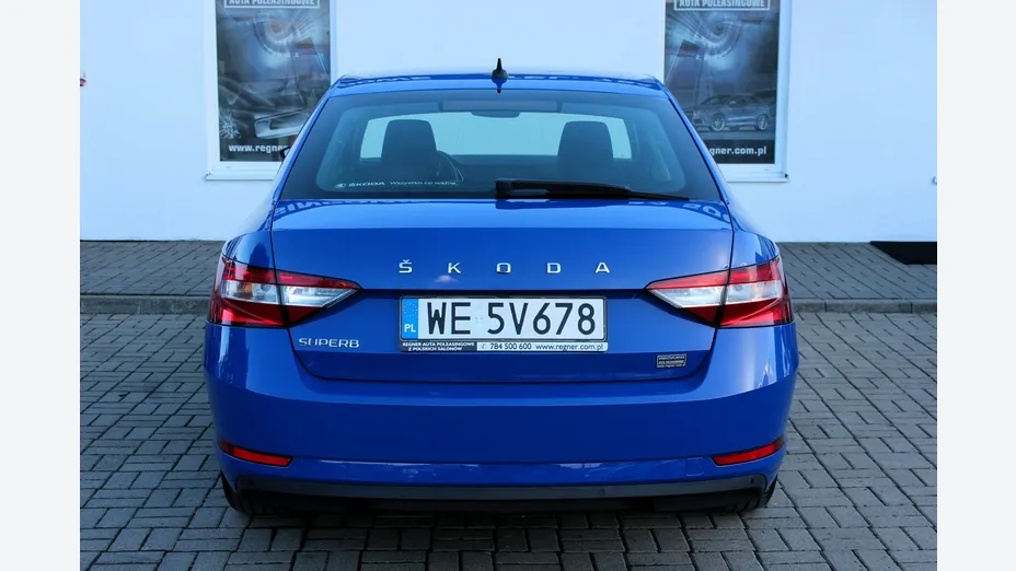 SKODA Superb -
