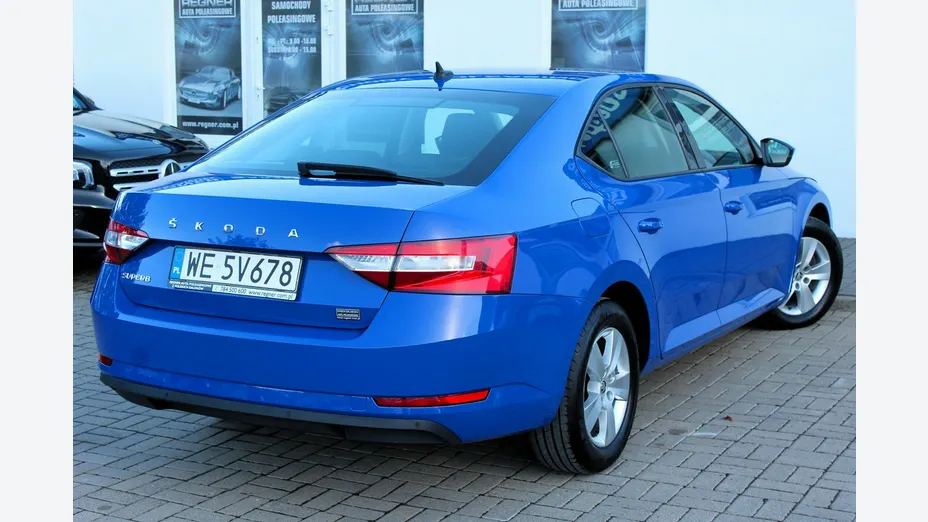 SKODA Superb -