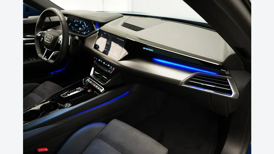 AUDI e-tron GT -