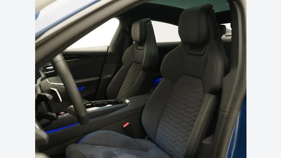 AUDI e-tron GT -