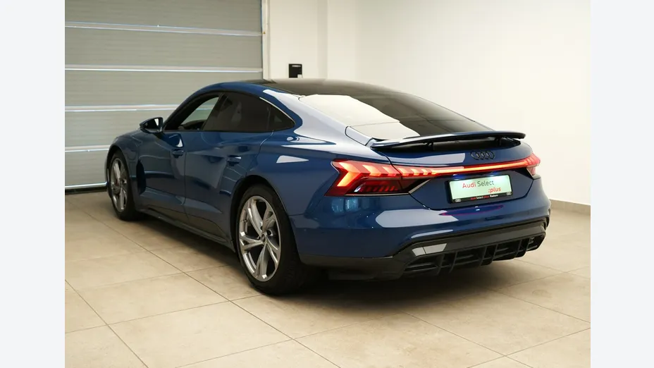 AUDI e-tron GT -