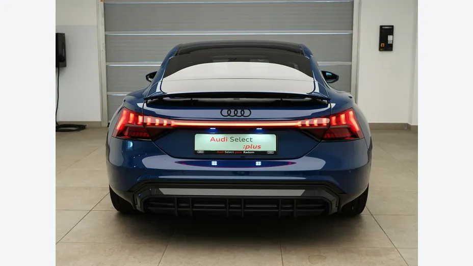 AUDI e-tron GT -