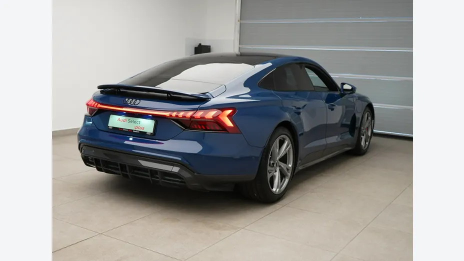 AUDI e-tron GT -