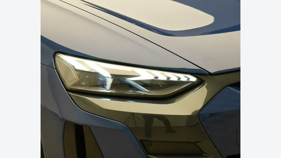 AUDI e-tron GT -
