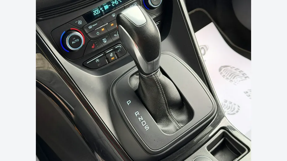 FORD Kuga -
