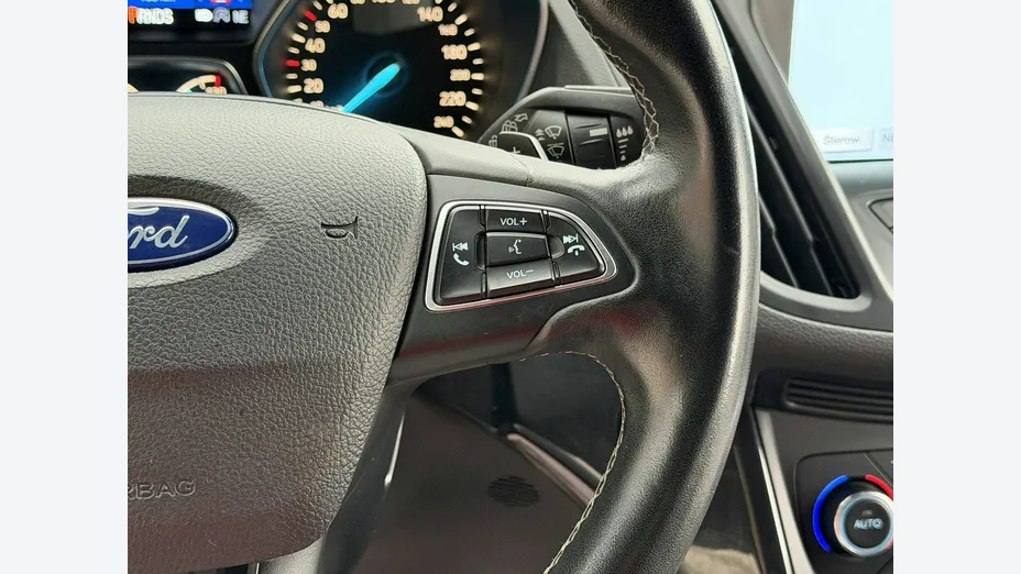 FORD Kuga -