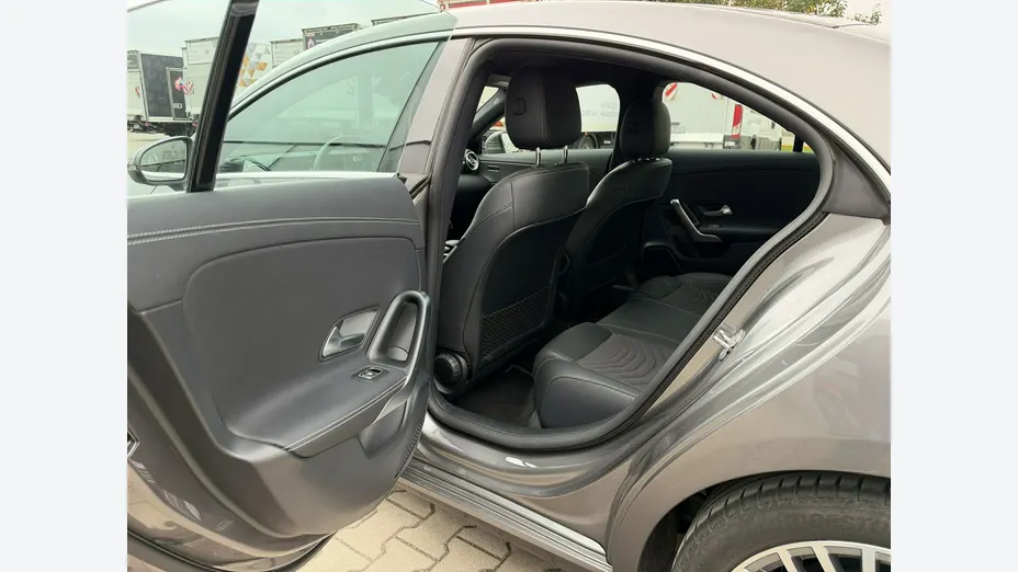 MERCEDES-BENZ CLA -