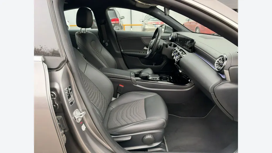 MERCEDES-BENZ CLA -