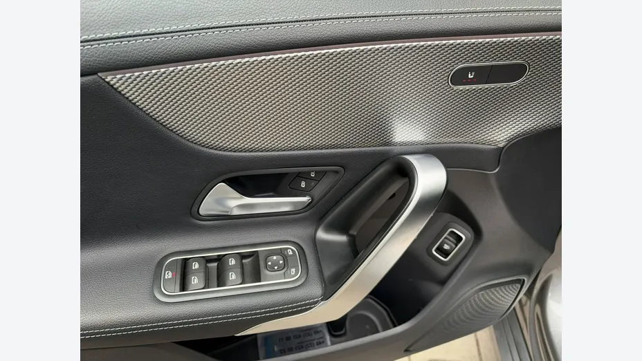 MERCEDES-BENZ CLA -