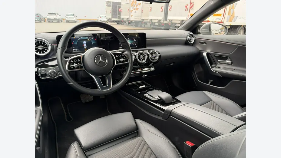 MERCEDES-BENZ CLA -