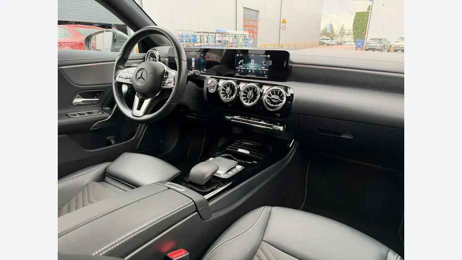 MERCEDES-BENZ CLA -