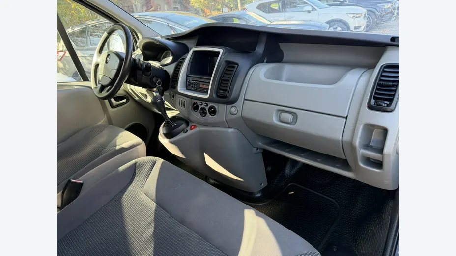OPEL Vivaro -