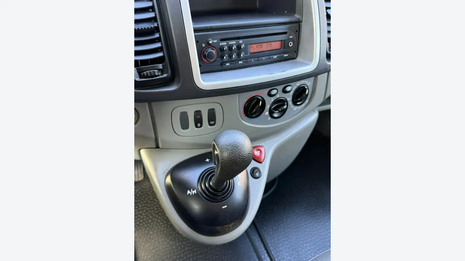 OPEL Vivaro -