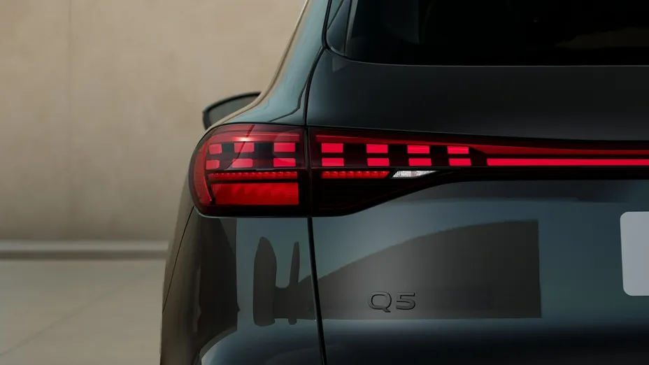 AUDI Q5 -