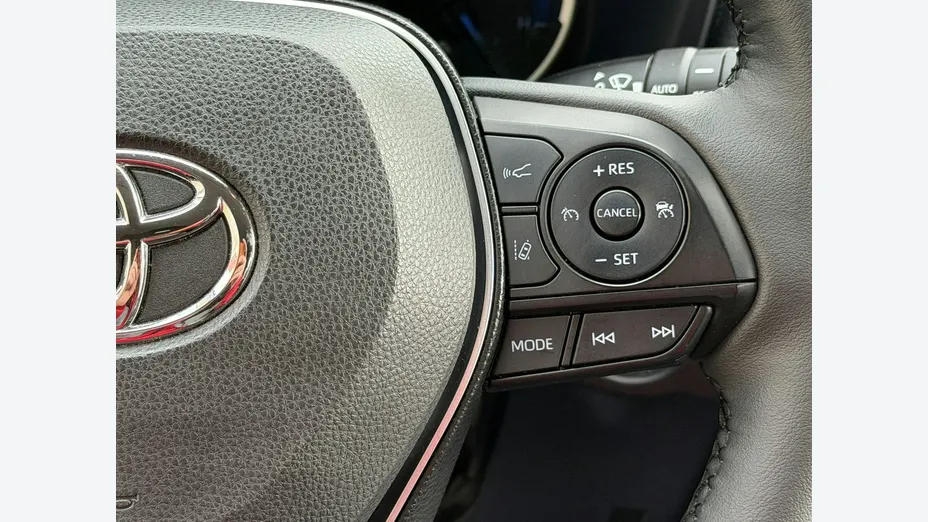 TOYOTA RAV4 -